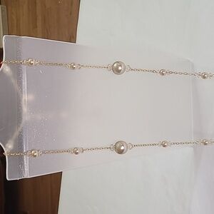 Gold Tone Faux Pearls Necklace